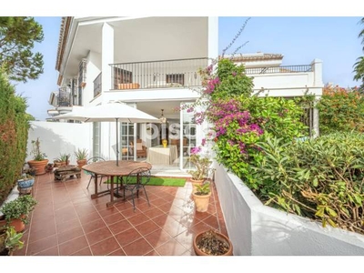 Casa pareada en venta en Calle Nerja, 6 en Lomas de Marbella Club-Puente Romano por 600.000 €