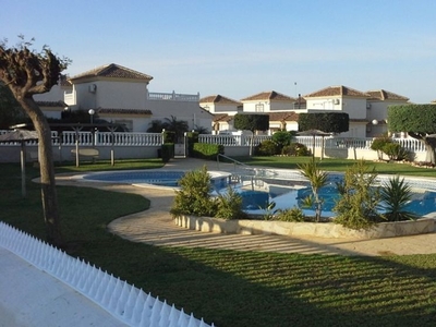 Chalet en venta en Algorfa de 174 m²