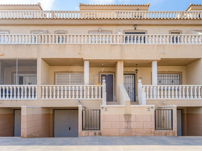 Chalet en venta en Formentera Del Segura de 174 m²