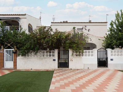 Chalet en venta en Los Alcázares de 49 m²