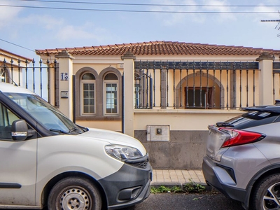 Chalet en venta en Palmas De Gran Canaria (las) de 326 m²