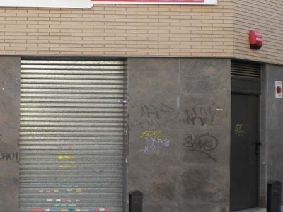 Garaje en venta en Cornellà De Llobregat de 10 m²