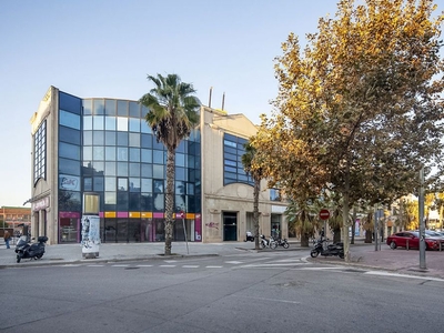 Local en venta en Cornellà De Llobregat de 134 m²