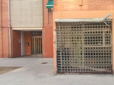 Local en venta en Cornellà De Llobregat de 74 m²