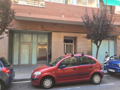 Local en venta en Cornellà De Llobregat de 81 m²