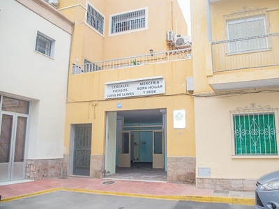 Local en venta en Viator de 122 m²