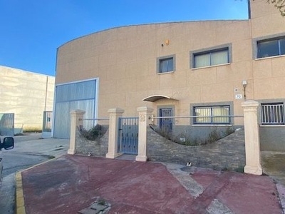 Nave en venta en Albacete de 1058 m²