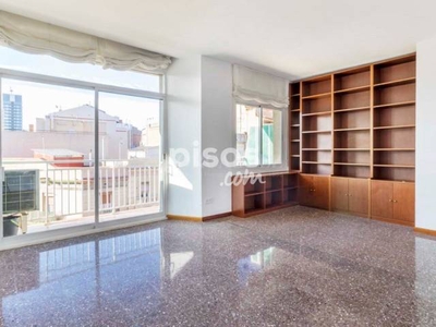 Piso en alquiler en La Nova Esquerra de L'eixample en La Nova Esquerra de l'Eixample por 980 €/mes