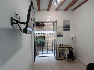 Piso en venta en Carrer de la Reina Amàlia en El Raval por 159.000 €