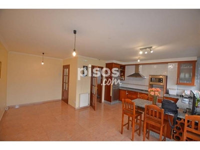 Piso en venta en Rúa dos Nardos en Ponteareas por 97.000 €