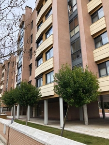 Alquiler Piso Valladolid. Piso de una habitación en Calle Arribes del Duero. Buen estado primera planta plaza de aparcamiento calefacción individual