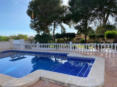 Chalet en venta en Cabo Roig, Orihuela, Alicante