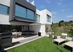 Casa adosada luxury frontline beach townhouse with spectacular views en Estepona