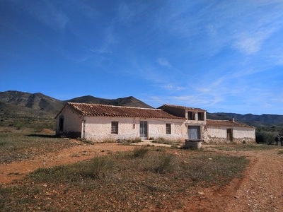 Сasa con terreno en venta en la Los Morales' Uleila del Campo