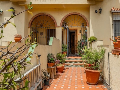 Casa adosada de alquiler en San Pedro - Gabriel Miró - María Guerrero