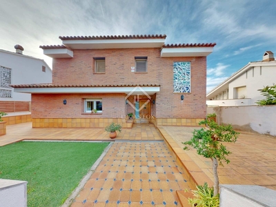 Casa / villa de 375m² con 300m² de jardín en venta en Canet de Mar