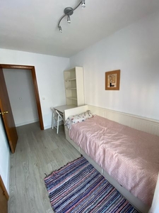 Habitaciones en C/ Puerto de Tarna, Gijón por 275€ al mes
