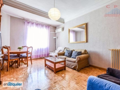Magnífico y luminoso piso amueblado, de 110 m2 y 4 dormitorios, junto al metro de Moncloa.