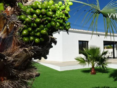 Villa con terreno en venta en la Camí Vell d'Altea' Alfaz del Pi