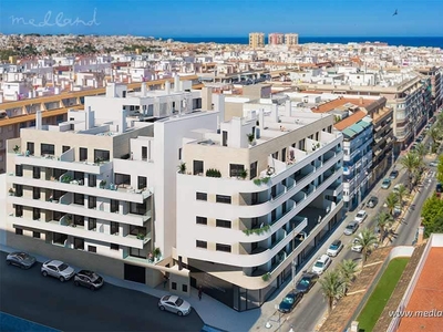Apartamento en venta en Las Piscinas Naturales, Torrevieja, Alicante
