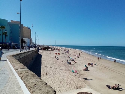 Apartamento para 4 personas junto a playa de Cádiz
