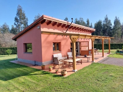 Casa con terreno en Castrillón