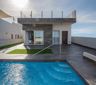 Casa en venta en Los Balcones, Alicante