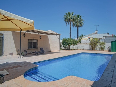 Chalet en venta en Las Marinas / Les Marines, Dénia, Alicante