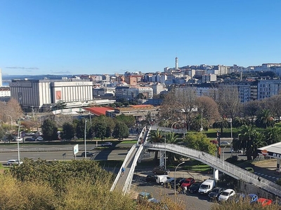 Piso en alquiler en Os Mallos - San Cristóbal de 3 habitaciones con calefacción y ascensor