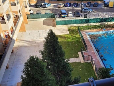 Piso en venta en calle Pilar Miró de 3 habitaciones con terraza y piscina