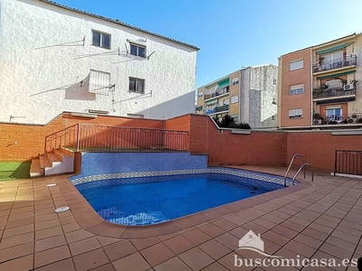 Piso en venta en Linares de 3 habitaciones con piscina y garaje
