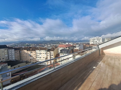 Venta de ático en Centro - Ourense de 3 habitaciones con terraza y garaje