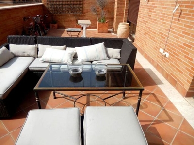 Venta de ático en Tablero Bajo - Arruzafilla de 4 habitaciones con terraza y piscina