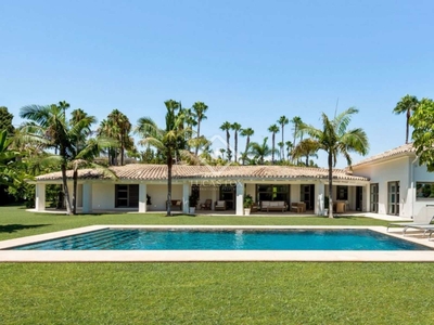 Casa / villa de 680m² en venta en Nueva Andalucía
