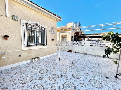 Chalet en venta en Torrevieja, Alicante