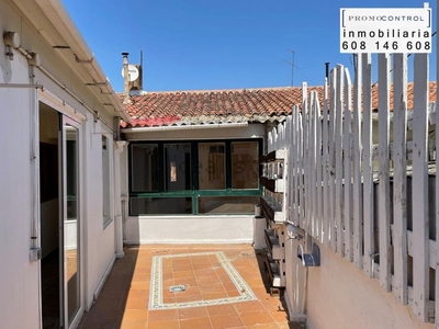 Chalet pareado en venta en calle Huerta Chica, 17