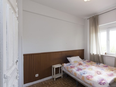 Habitación equipada en apartamento de 7 dormitorios en Tetuan, Madrid