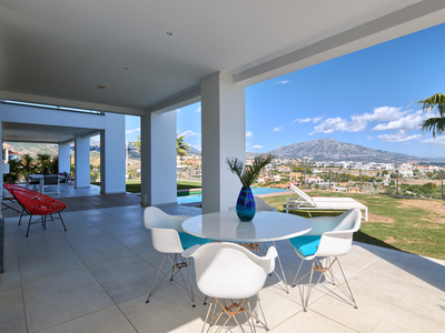Villa moderna en primera linea de golf en La Alquería