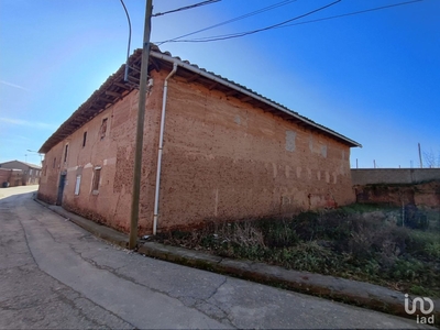 Casa 5 habitaciones de 835 m² en Estebanez de La Calzada (24288)