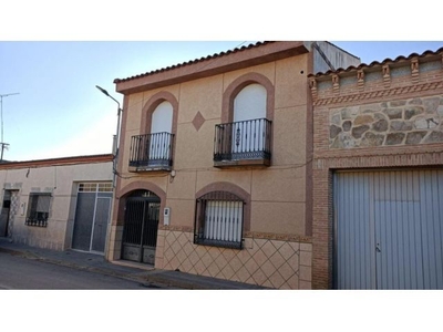 Casa / Chalet en venta en La Puebla de Almoradiel de 163 m2