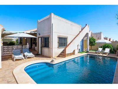 Villa en Venta en Torrevieja, Alicante