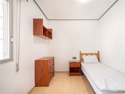 Alquiler habitacion de piso con terraza en Alzira