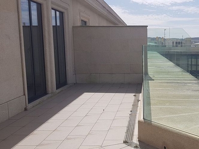 Alquiler de ático en calle Adelaida Muro de 2 habitaciones con terraza y piscina