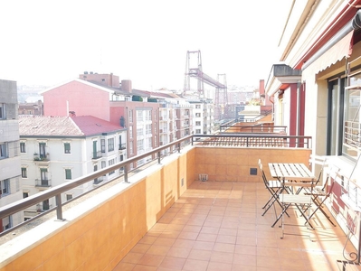 Alquiler de ático en Las Arenas Centro de 2 habitaciones con terraza y garaje