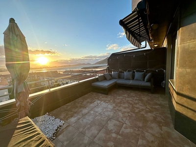 Alquiler de dúplex en Laredo de 3 habitaciones con terraza y muebles