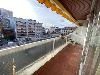 Alquiler de piso en Areal – Zona Centro de 3 habitaciones con terraza y garaje