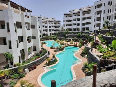 Alquiler de piso en avenida El Palmmar de 1 habitación con terraza y piscina