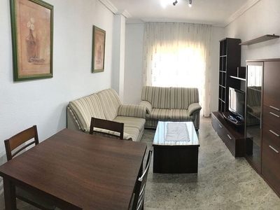 Alquiler de piso en Campo de la Verdad - Miraflores de 2 habitaciones con muebles y aire acondicionado