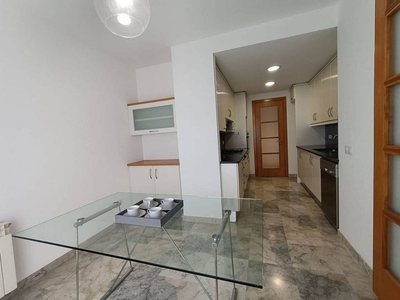 Alquiler de piso en Eixample Sud – Migdia de 3 habitaciones con garaje y aire acondicionado