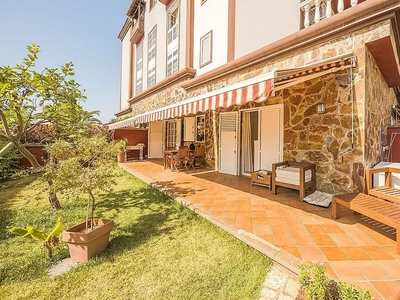 Alquiler de piso en San Antonio - Las Arenas de 1 habitación con terraza y piscina